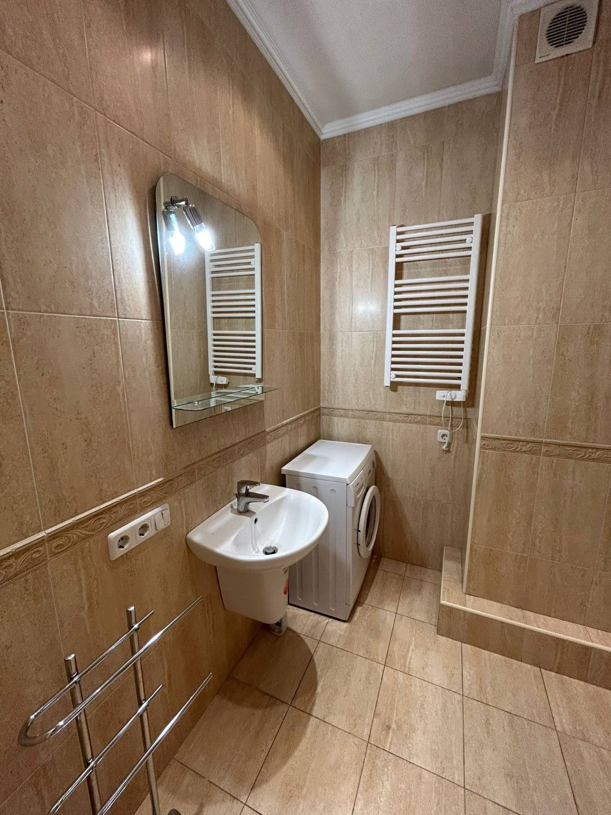 Аренда 2-комнатной квартиры 80 м², Вячеслава Черновола ул., 25