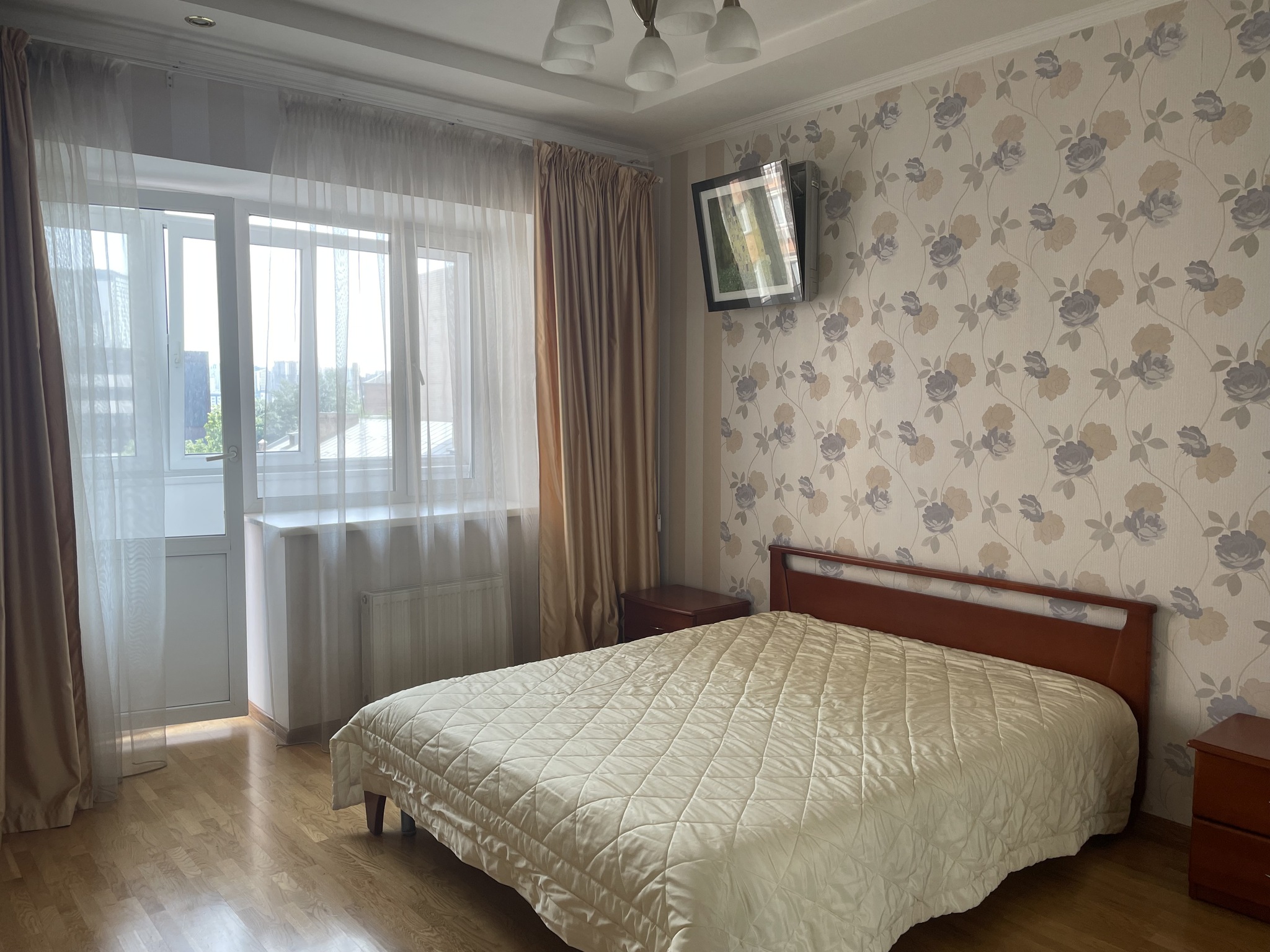 Аренда 2-комнатной квартиры 80 м², Вячеслава Черновола ул., 25