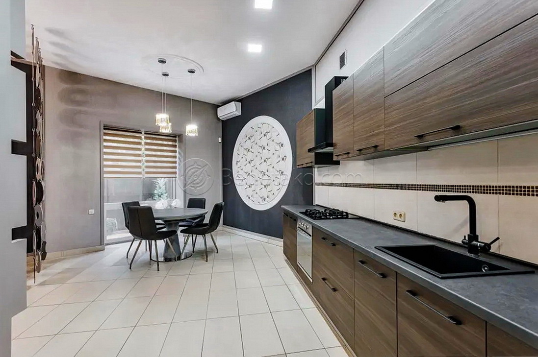 Аренда дома 200 м², Гаршина ул.