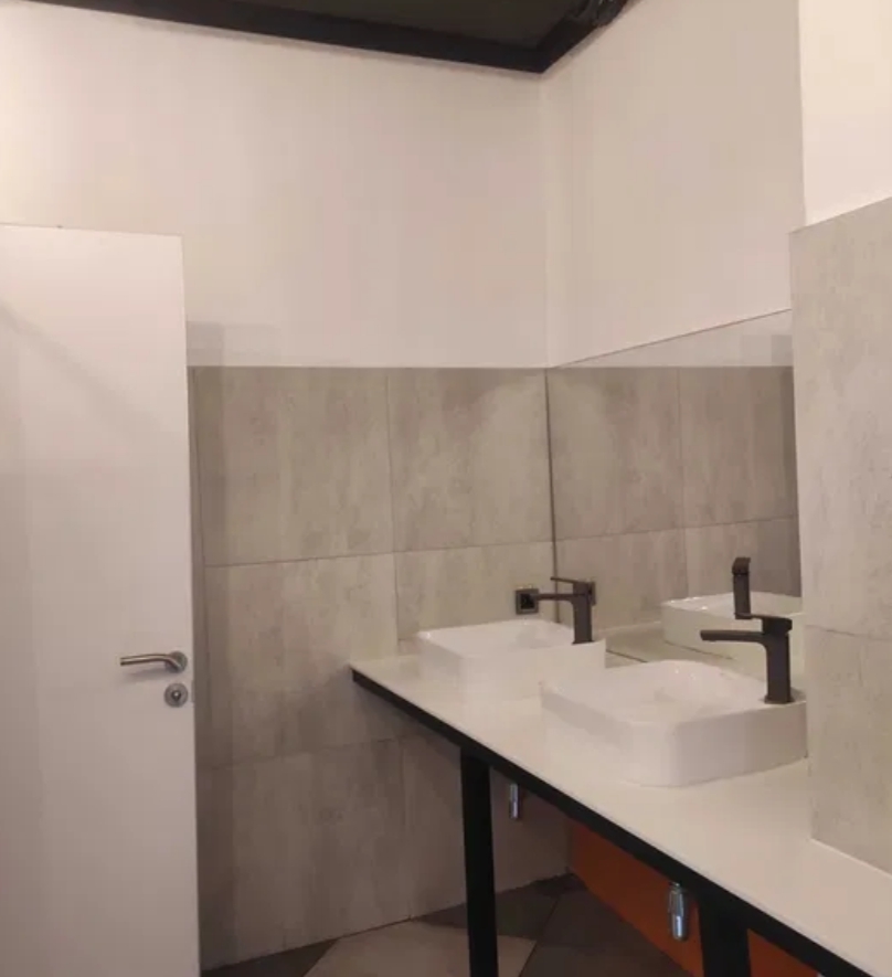Оренда приміщення вільного призначення 585 м², Літературна вул.