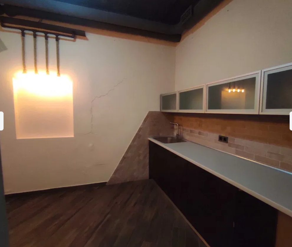 Оренда приміщення вільного призначення 585 м², Літературна вул.