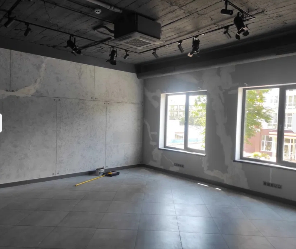 Оренда приміщення вільного призначення 585 м², Літературна вул.