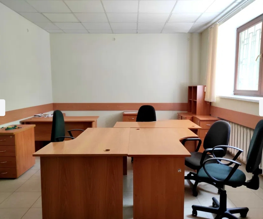 Оренда приміщення вільного призначення 330 м², Базарна вул.