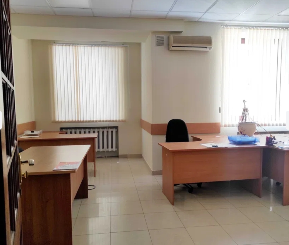 Оренда приміщення вільного призначення 330 м², Базарна вул.