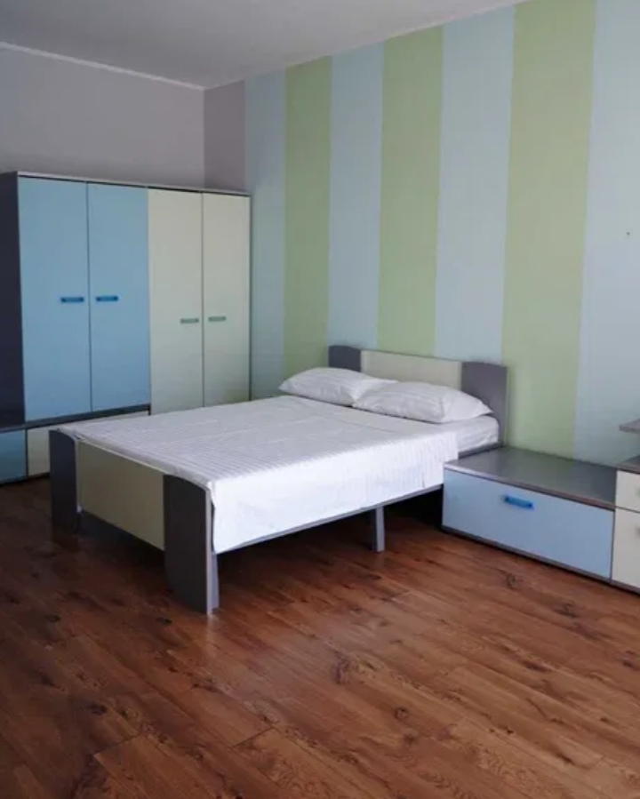 Оренда будинку 300 м², Толбухина вул.