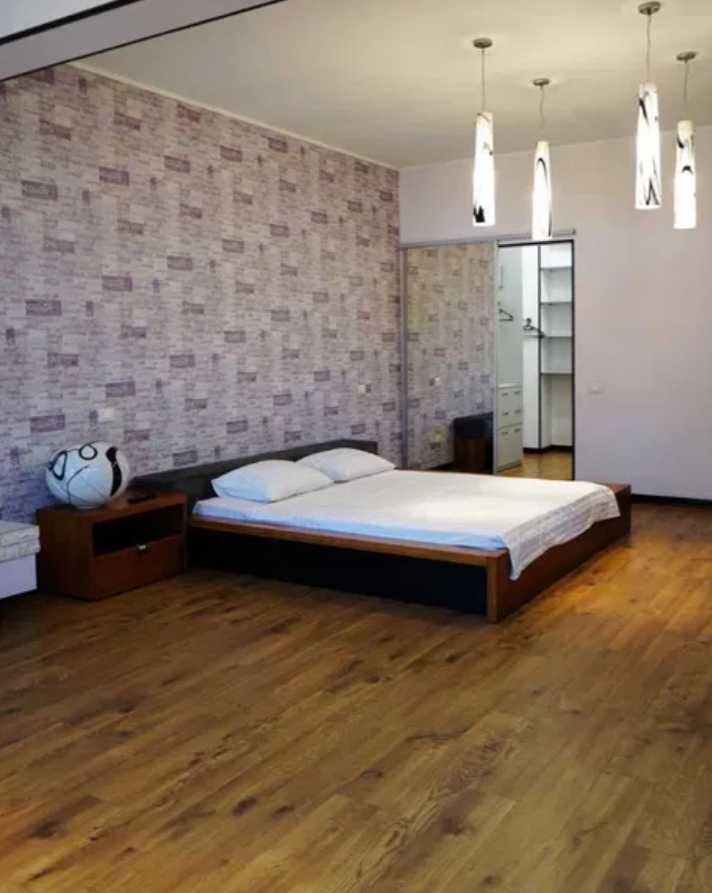 Оренда будинку 300 м², Толбухина вул.