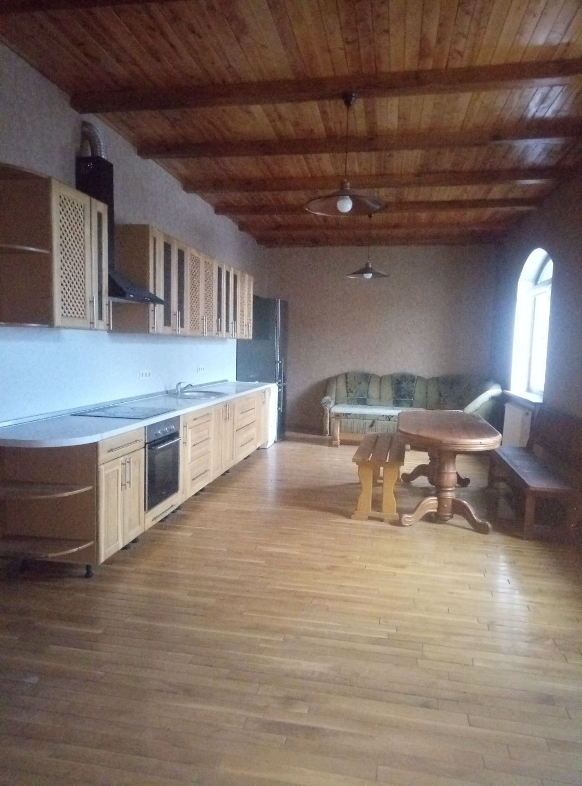 Оренда будинку 200 м², Павла Чубинського вул.