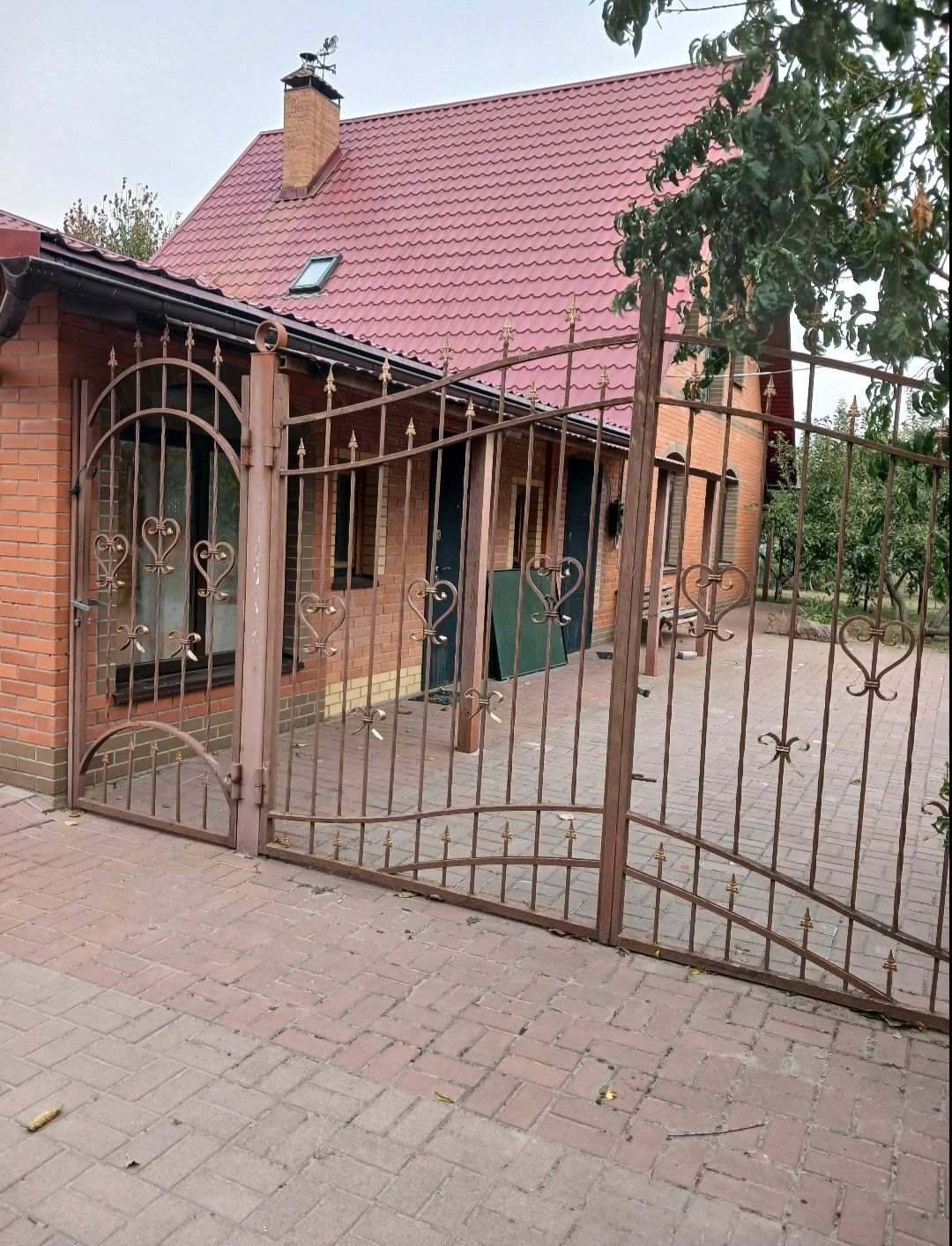 Оренда будинку 200 м², Павла Чубинського вул.