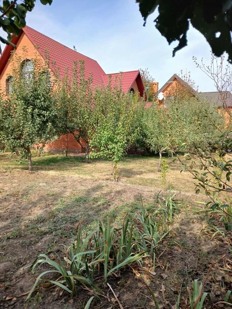 Оренда будинку 200 м², Павла Чубинського вул.