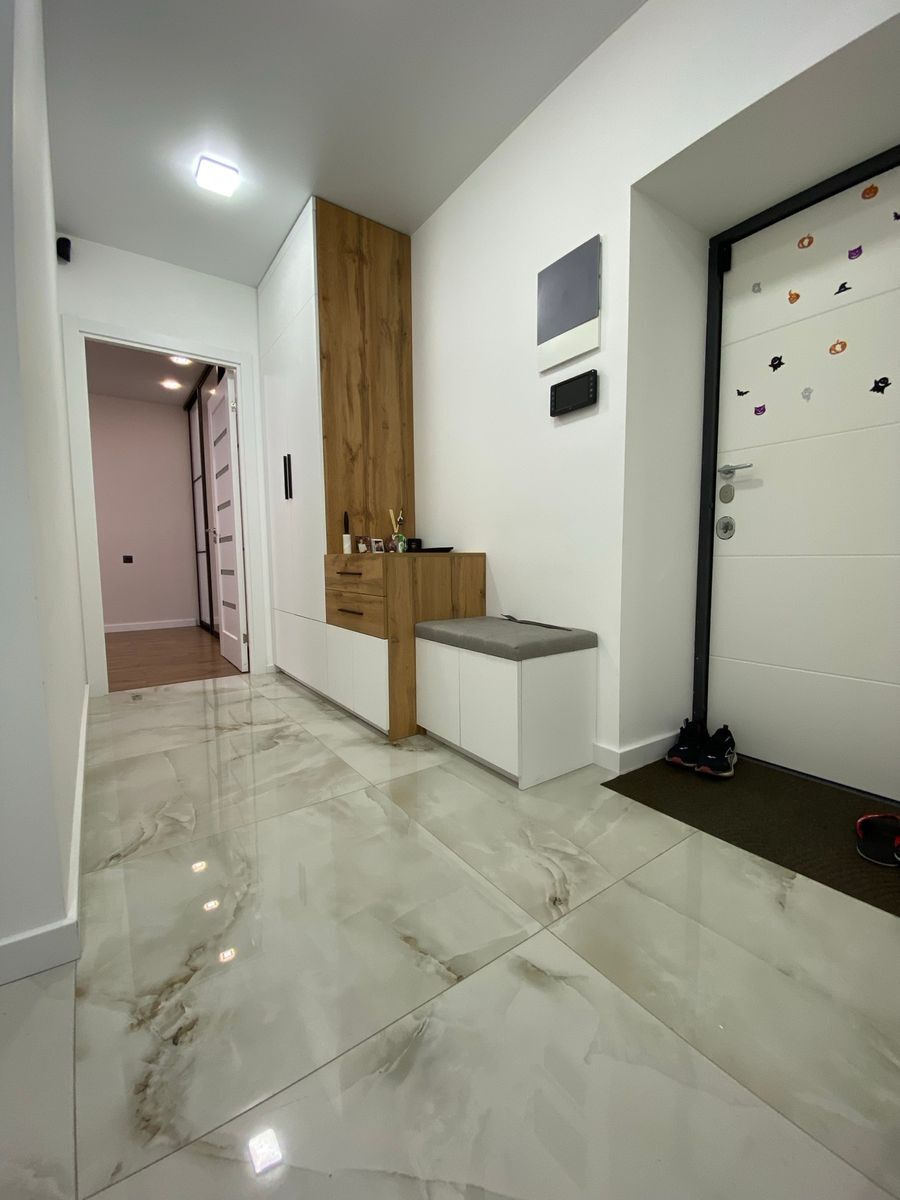 Продажа 2-комнатной квартиры 68 м²
