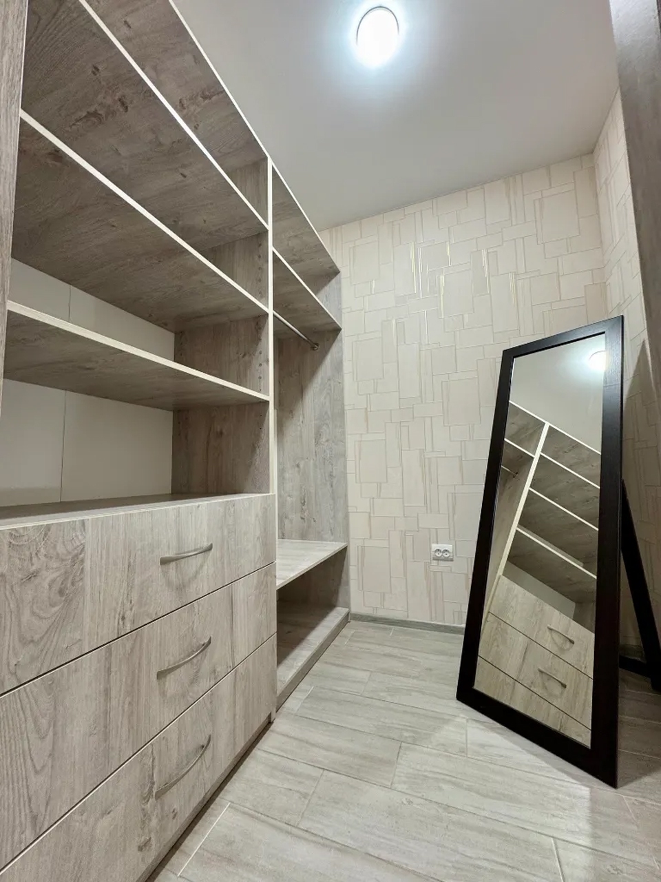 Продаж 1-кімнатної квартири 48 м²