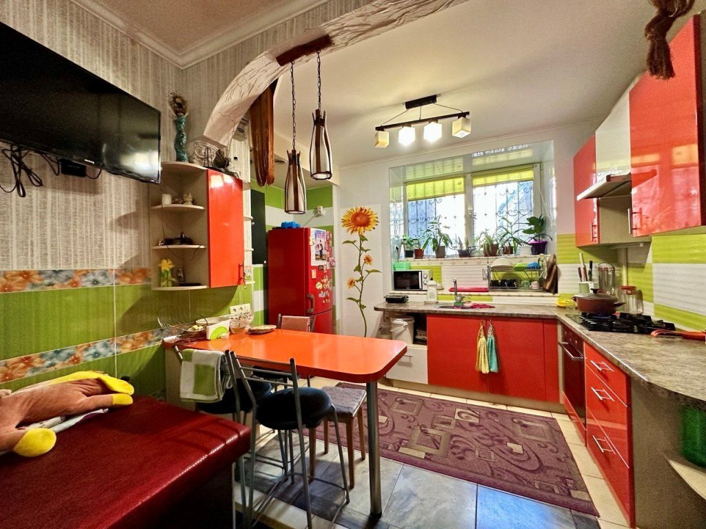 Продажа 2-комнатной квартиры 71 м², Спиридоновская ул., 15