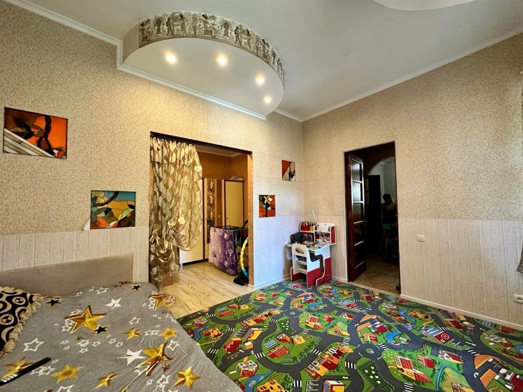 Продажа 2-комнатной квартиры 71 м², Спиридоновская ул., 15