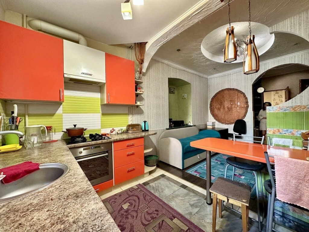 Продажа 2-комнатной квартиры 71 м², Спиридоновская ул., 15