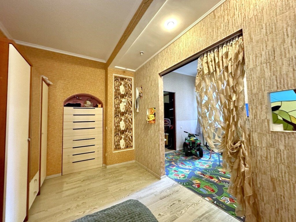 Продажа 2-комнатной квартиры 71 м², Спиридоновская ул., 15