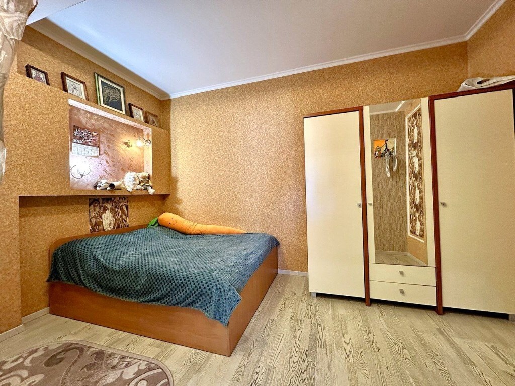 Продажа 2-комнатной квартиры 71 м², Спиридоновская ул., 15