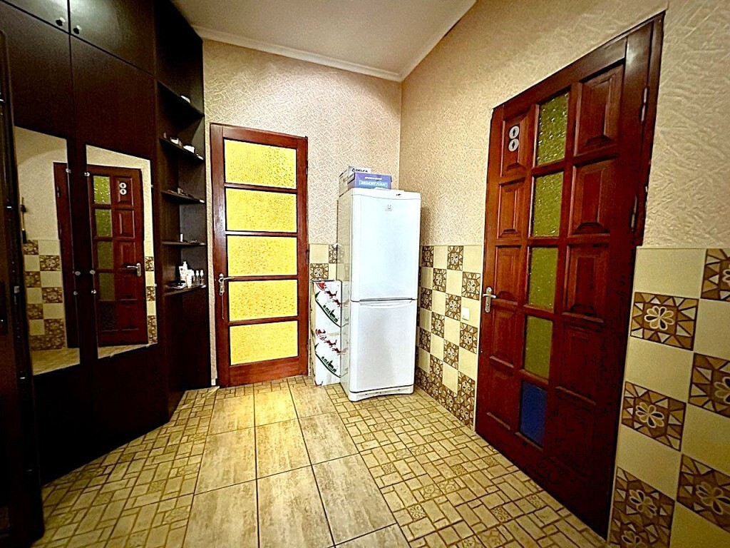 Продажа 2-комнатной квартиры 71 м², Спиридоновская ул., 15