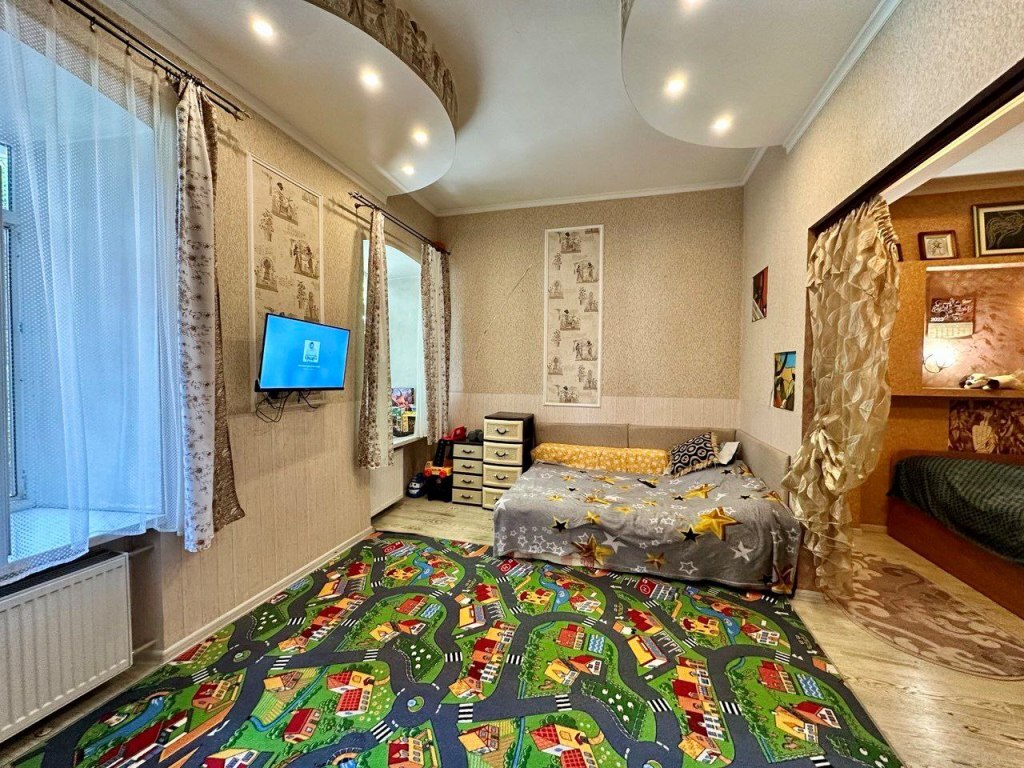 Продажа 2-комнатной квартиры 71 м², Спиридоновская ул., 15