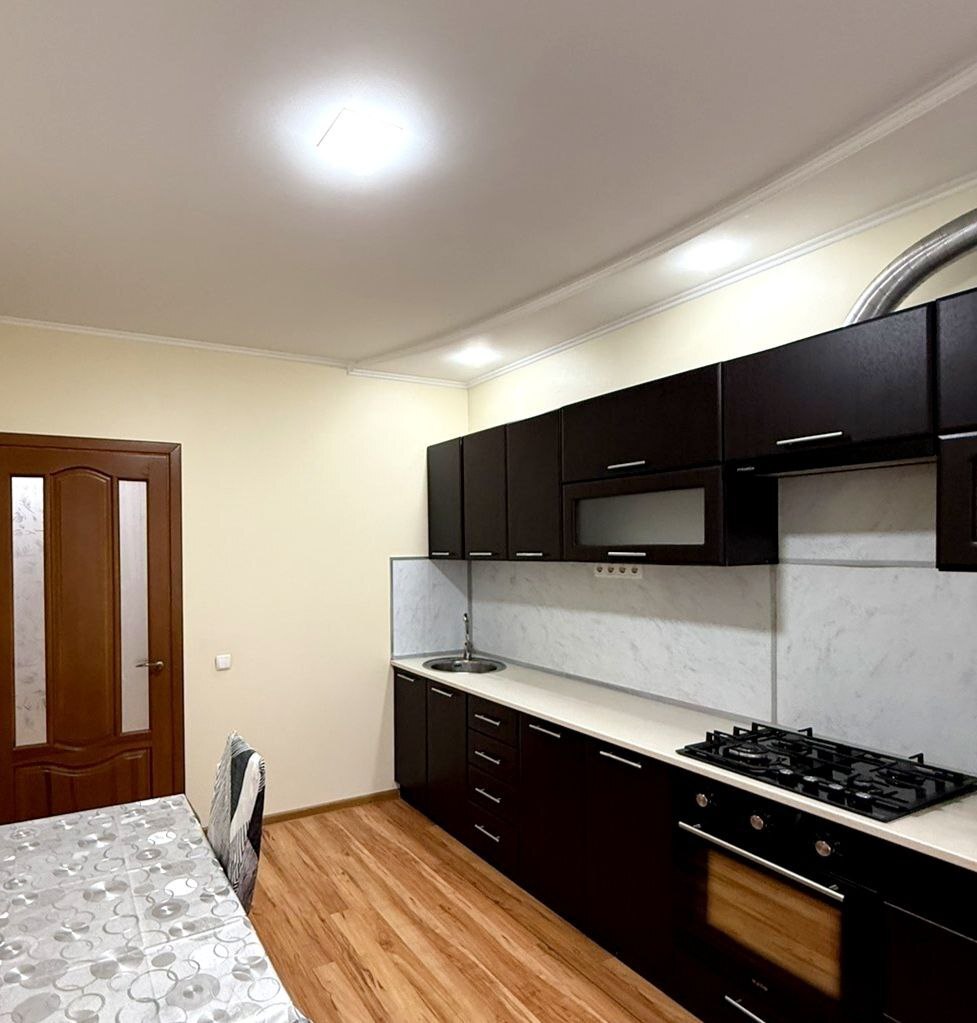 Продаж 2-кімнатної квартири 72 м², Академіка Корольова вул.