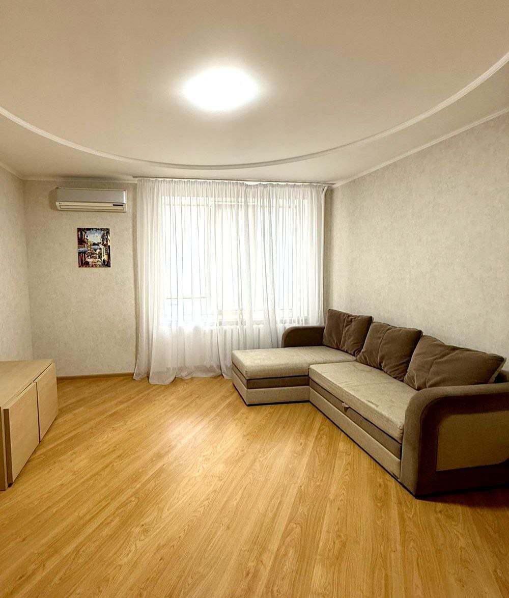 Продаж 2-кімнатної квартири 72 м², Академіка Корольова вул.