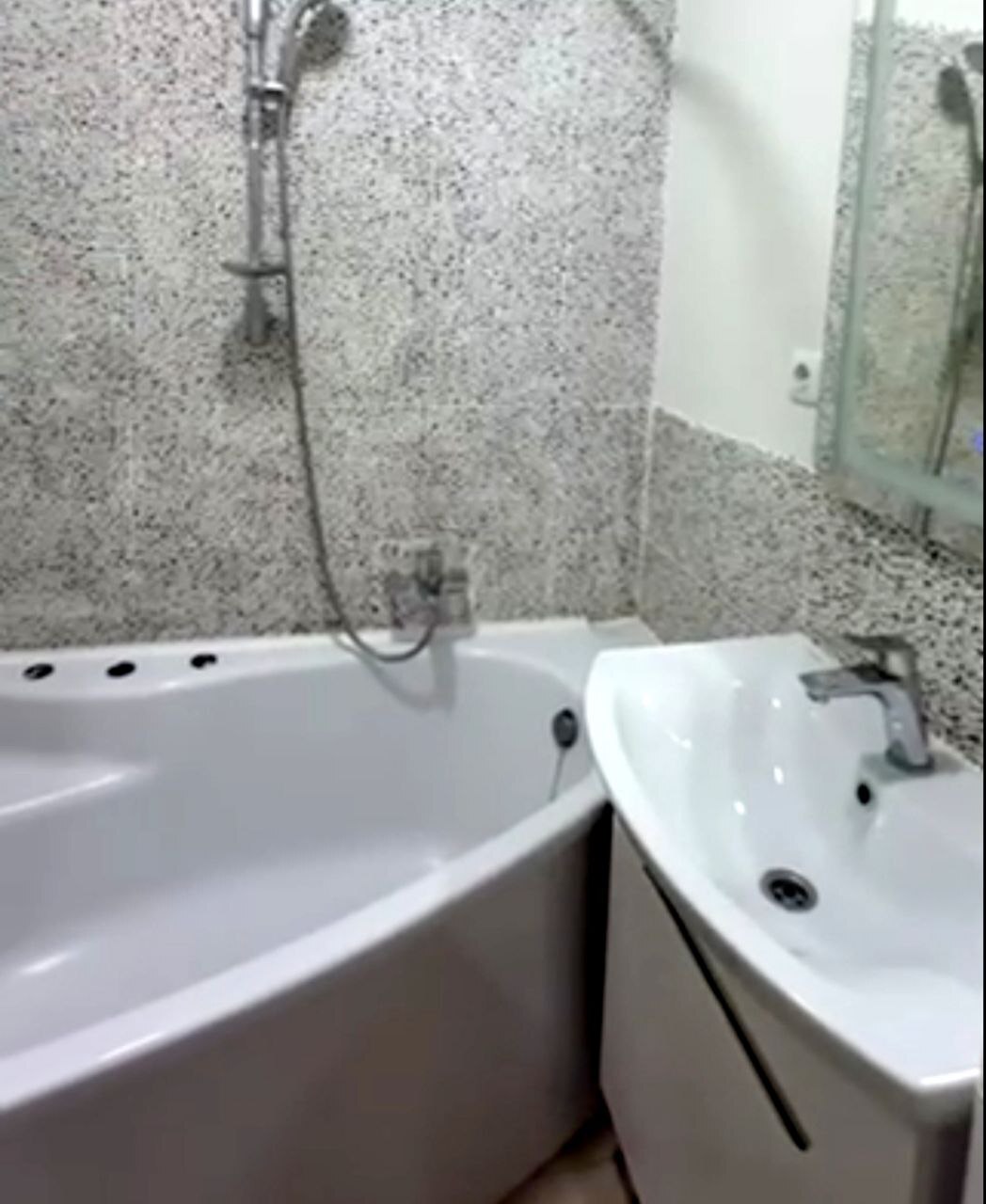Продаж 2-кімнатної квартири 72 м², Академіка Корольова вул.