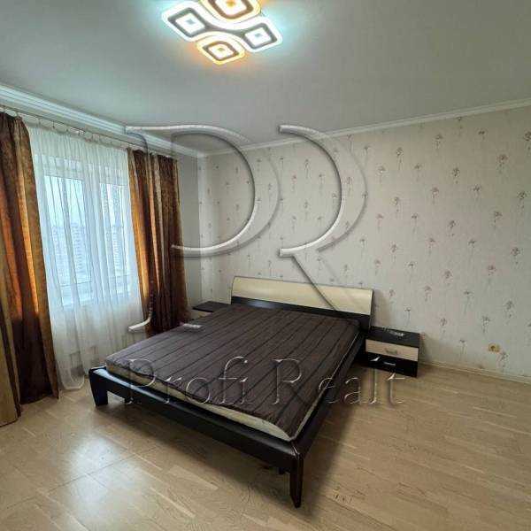 Продаж 3-кімнатної квартири 113 м², Ніжинська вул., 5