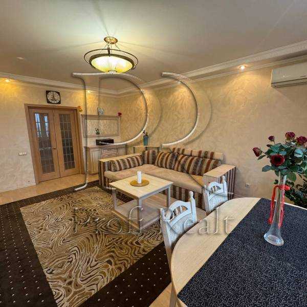 Продаж 3-кімнатної квартири 113 м², Ніжинська вул., 5