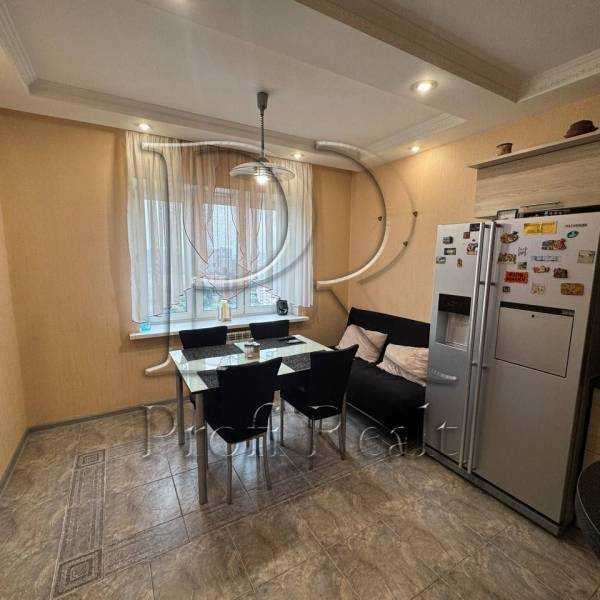 Продаж 3-кімнатної квартири 113 м², Ніжинська вул., 5