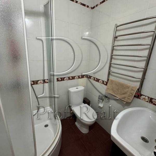 Продаж 3-кімнатної квартири 113 м², Ніжинська вул., 5