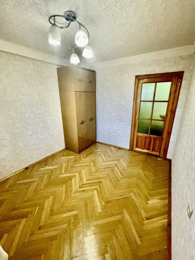 Продаж 3-кімнатної квартири 60 м², Павла Тичини просп., 3