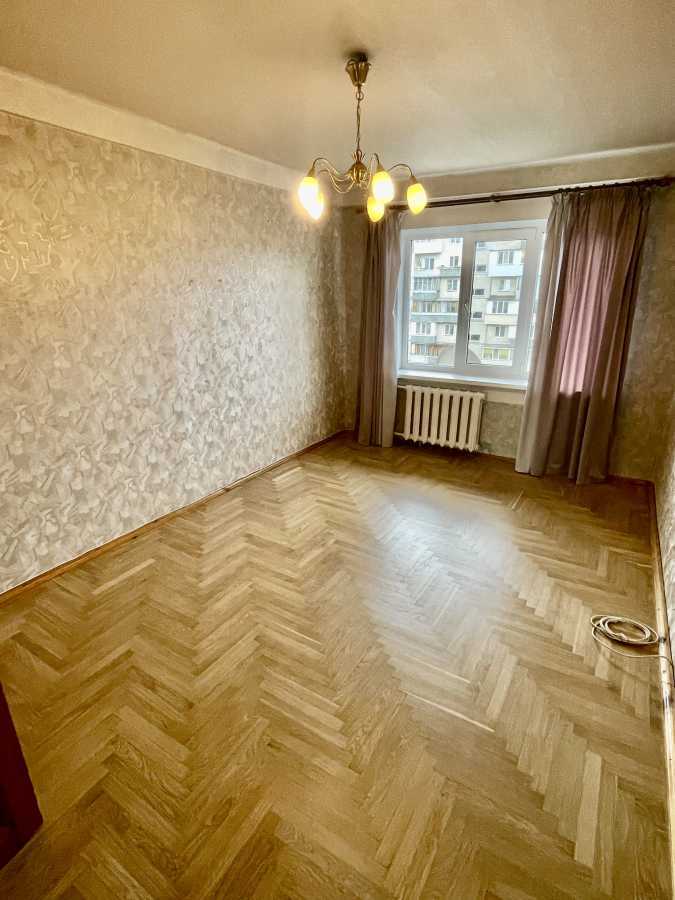 Продаж 3-кімнатної квартири 60 м², Павла Тичини просп., 3