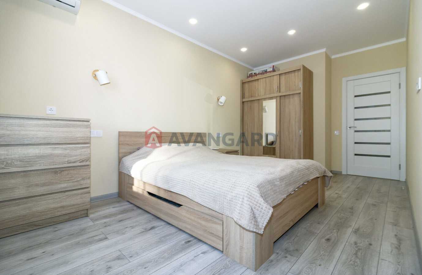 Продаж 1-кімнатної квартири 43.8 м², Євгена Сверстюка вул., 6