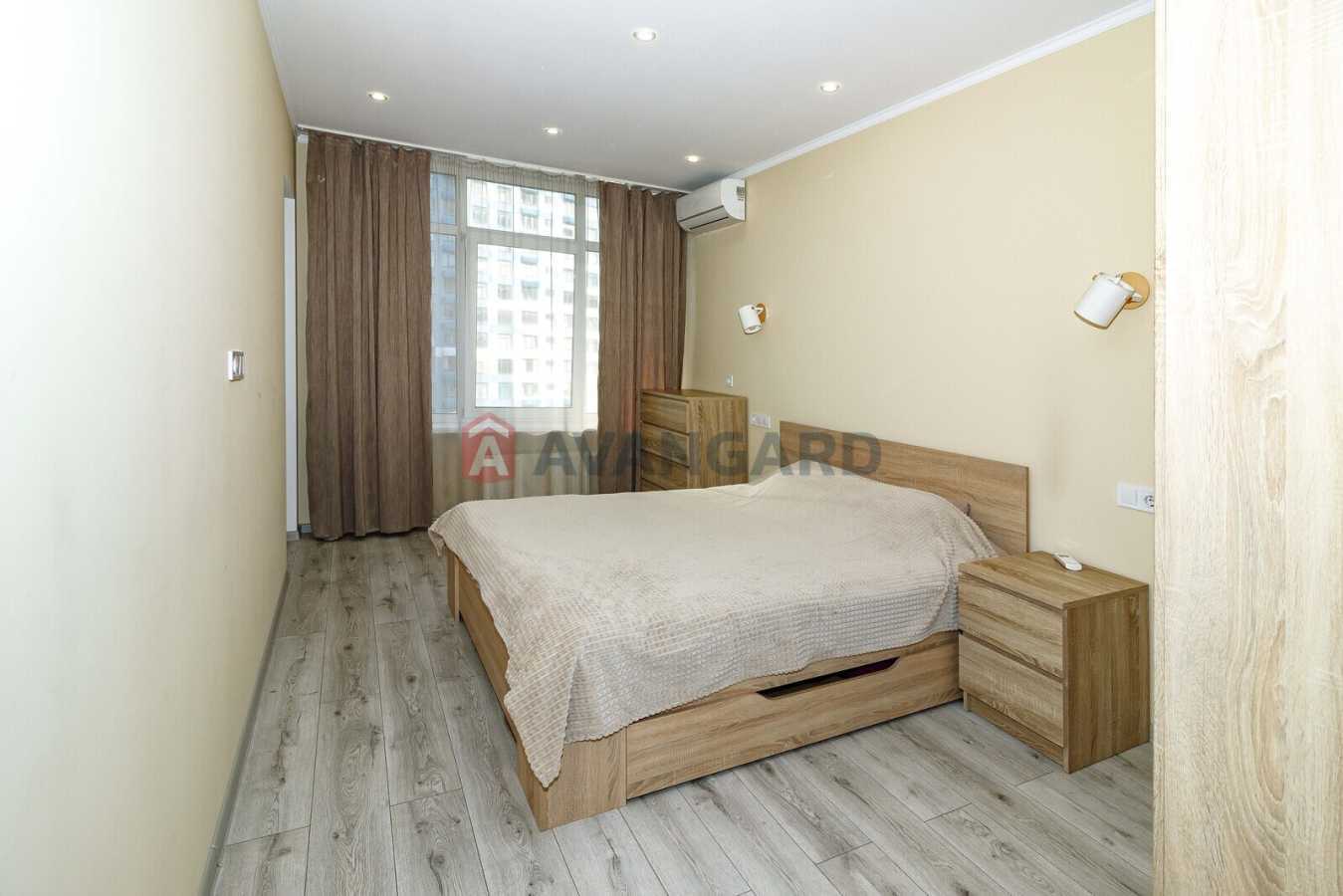 Продаж 1-кімнатної квартири 43.8 м², Євгена Сверстюка вул., 6