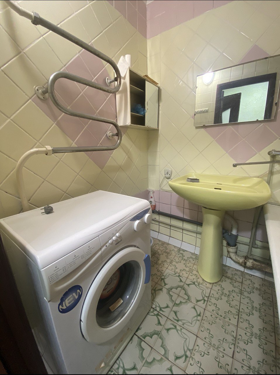 Оренда 3-кімнатної квартири 57 м², Менахем-Мендл Шнеєрсона вул.