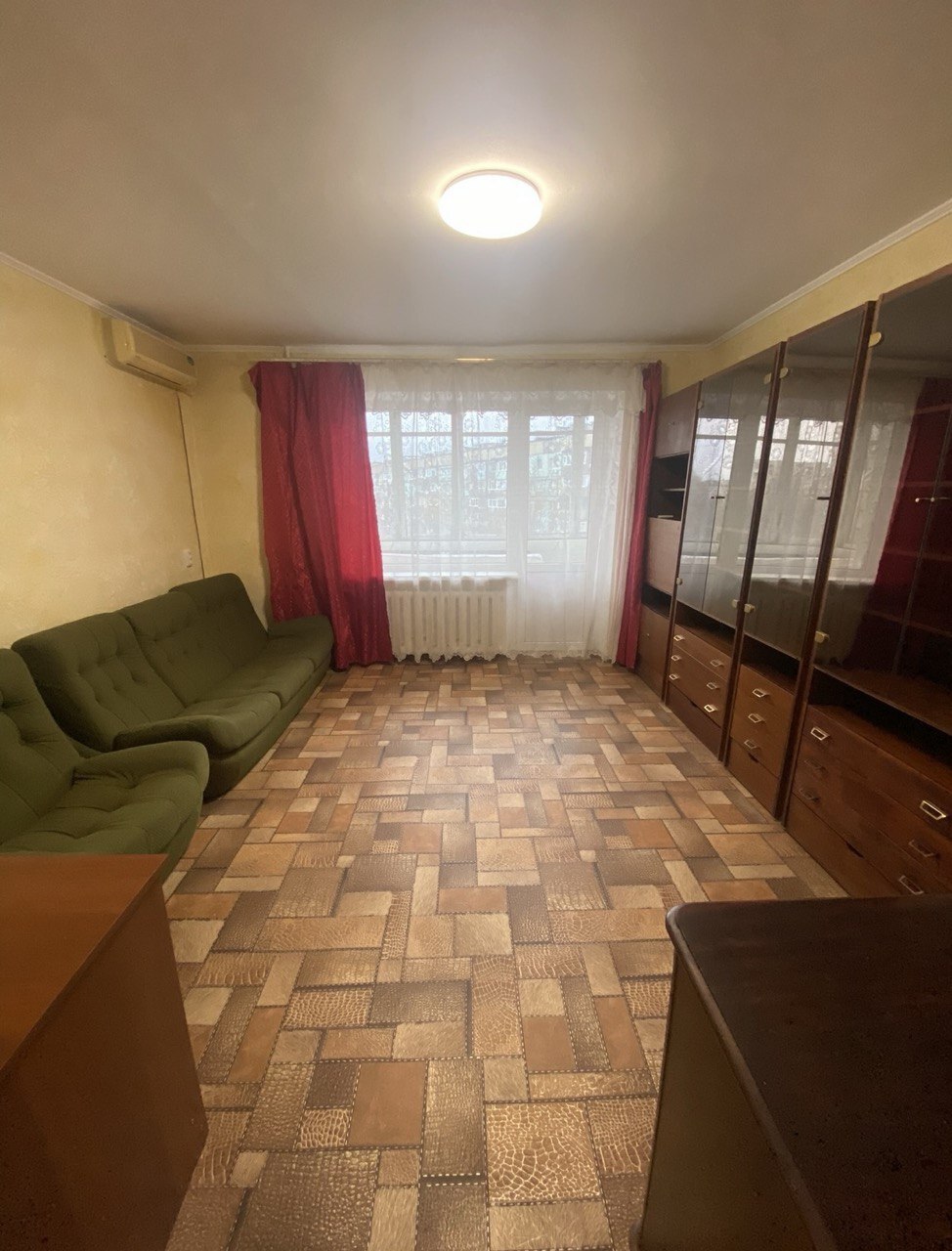 Оренда 3-кімнатної квартири 57 м², Менахем-Мендл Шнеєрсона вул.