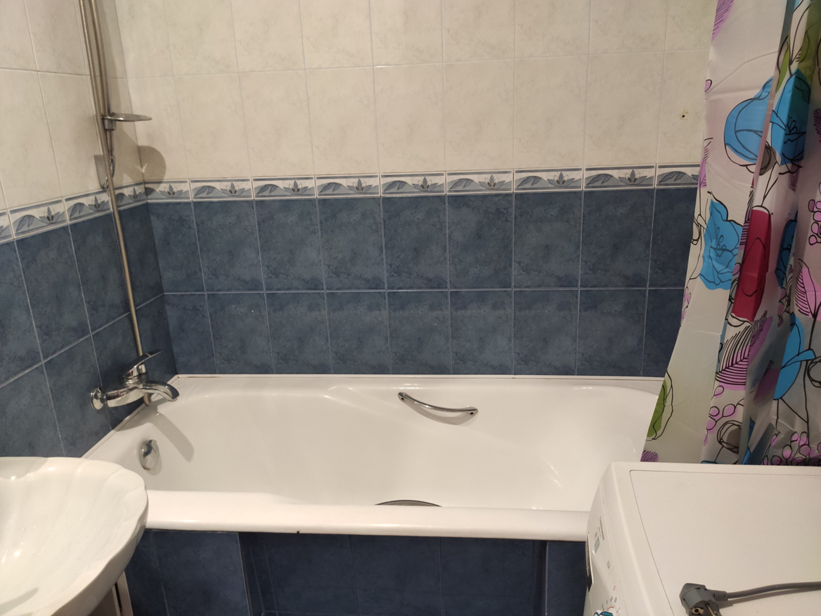 Продажа 4-комнатной квартиры 84 м², Осенняя ул., 13Б