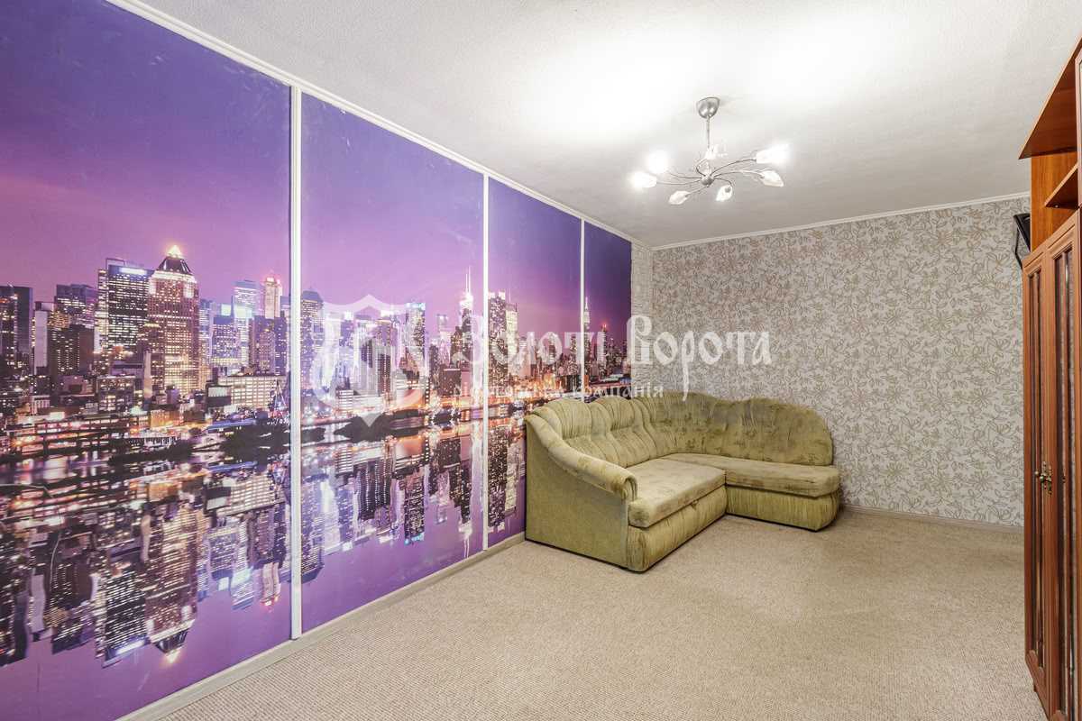 Продаж 1-кімнатної квартири 33.5 м², Перемоги вул., 9