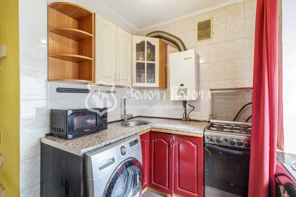 Продаж 1-кімнатної квартири 33.5 м², Перемоги вул., 9