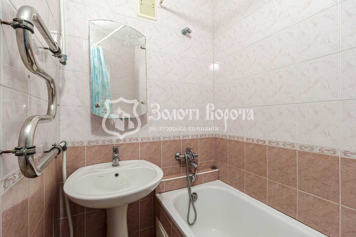 Продаж 1-кімнатної квартири 33.5 м², Перемоги вул., 9