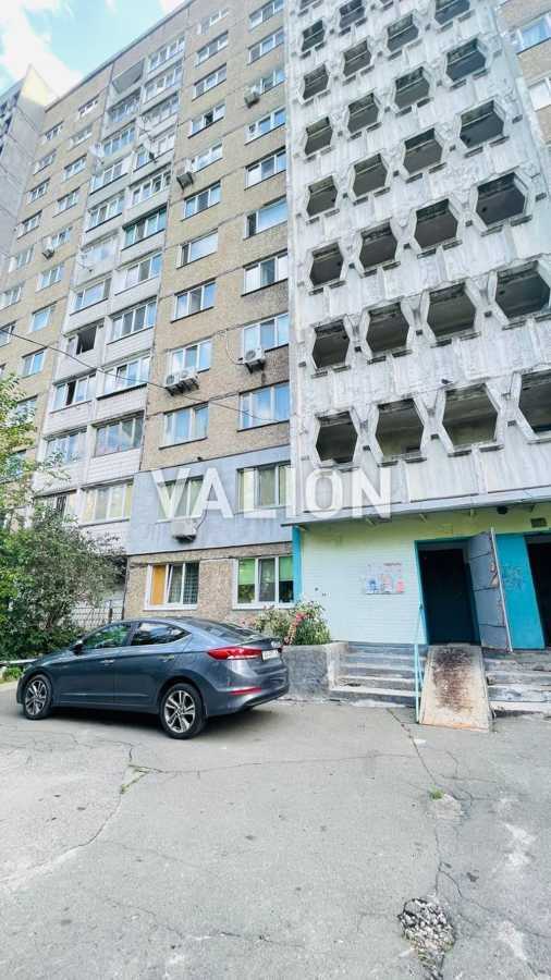 Продаж 2-кімнатної квартири 56 м², Ірпінська вул., 2