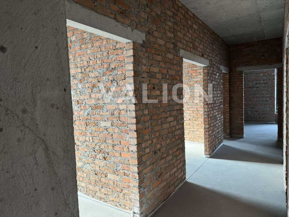 Продажа 3-комнатной квартиры 107 м², Зверинецкая ул., 70а