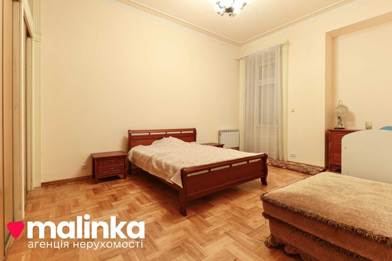 Продаж 3-кімнатної квартири 163 м², Героїв Майдану вул., 8