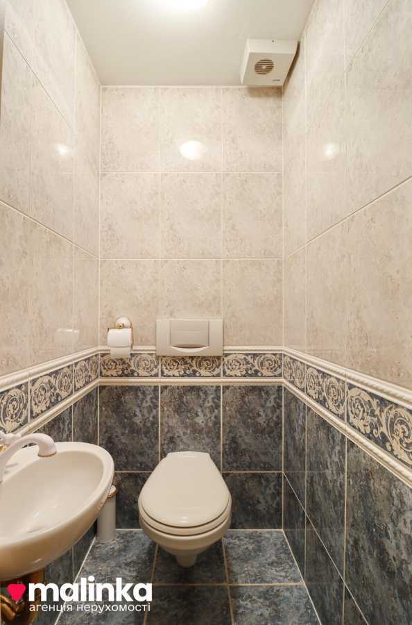 Продаж 3-кімнатної квартири 163 м², Героїв Майдану вул., 8