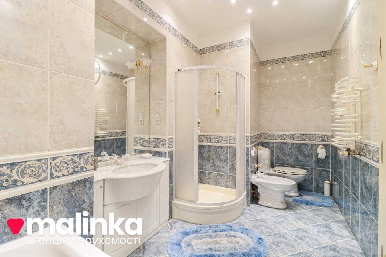 Продаж 3-кімнатної квартири 163 м², Героїв Майдану вул., 8