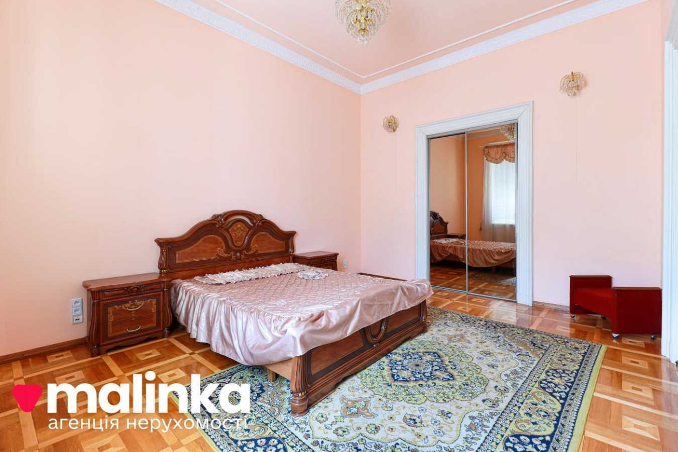 Продаж 3-кімнатної квартири 163 м², Героїв Майдану вул., 8