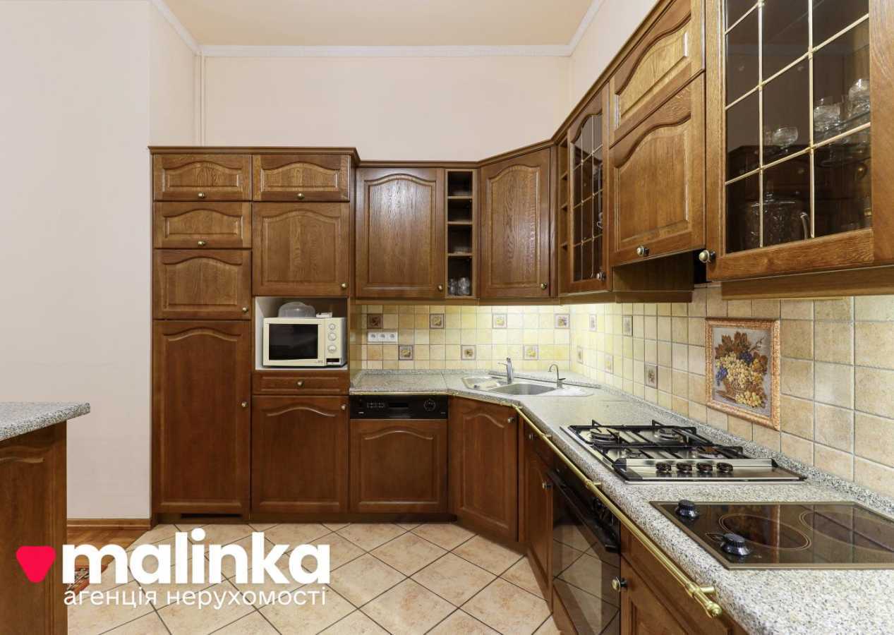 Продаж 3-кімнатної квартири 163 м², Героїв Майдану вул., 8