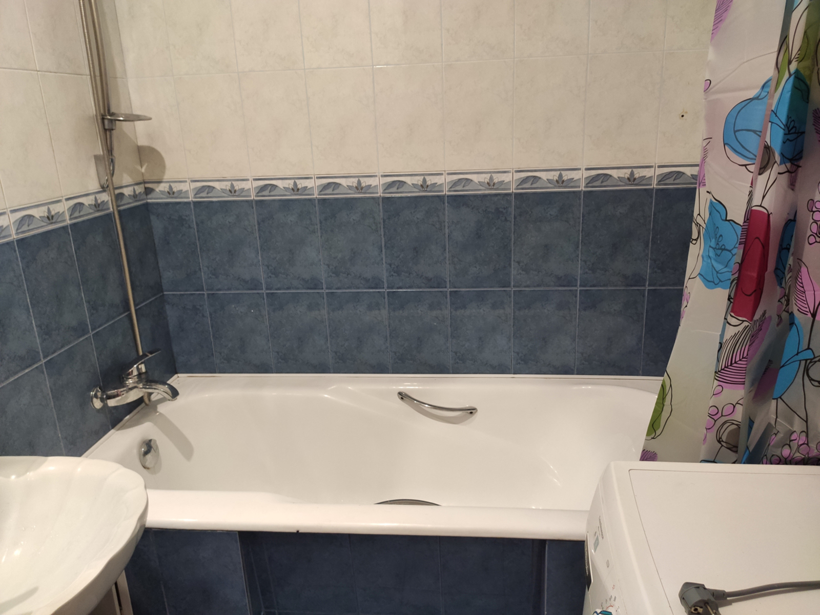 Продажа 4-комнатной квартиры 84 м², Осенняя ул., 13Б