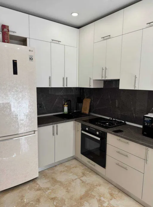 Продаж 1-кімнатної квартири 42 м², Будівельна вул.