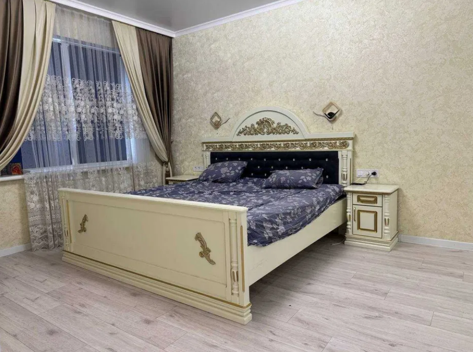 Продаж 1-кімнатної квартири 42 м², Будівельна вул.