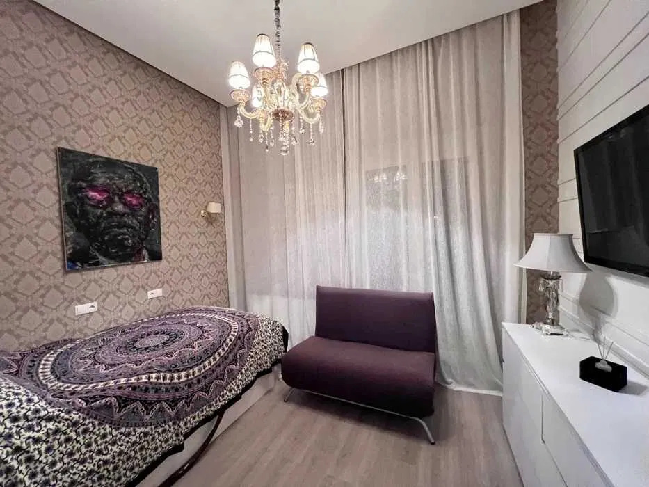 Оренда будинку 400 м², Локомотивна вул.